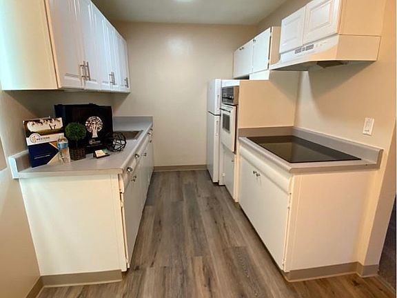 4th image of 1980 Park Ave APT 22