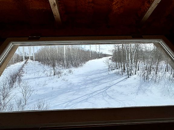 4th image of 355th St