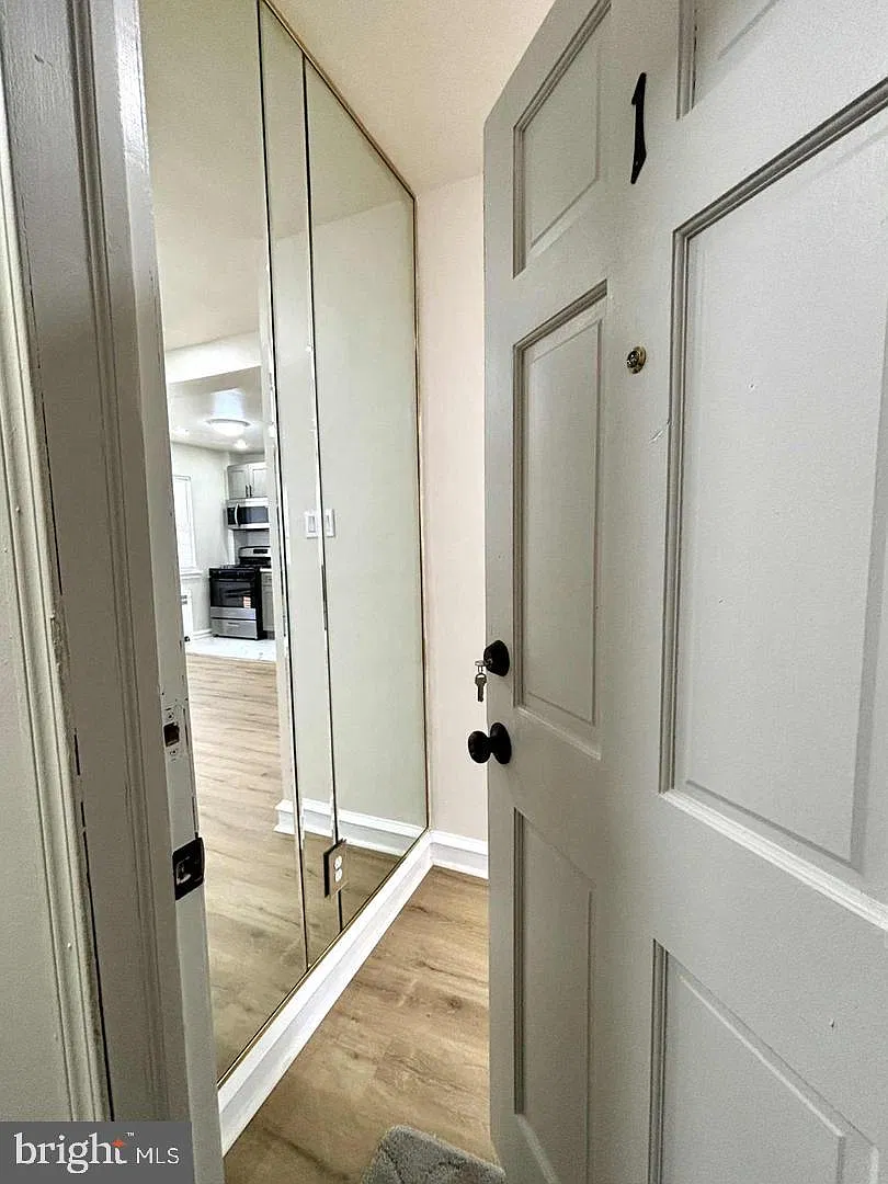 2 bed, 1.0 bath, 1000 sqft, $1,550 — Photo 4