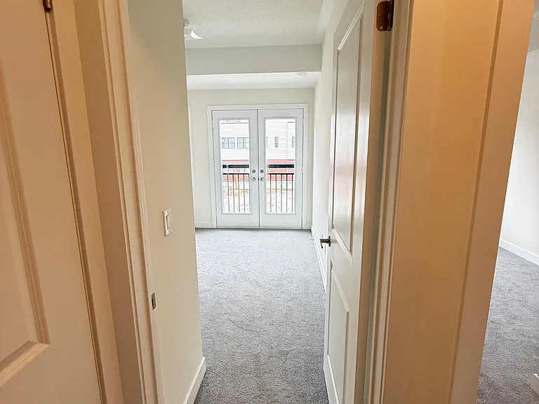 15100-235 Yonge St #111 — Photo 11