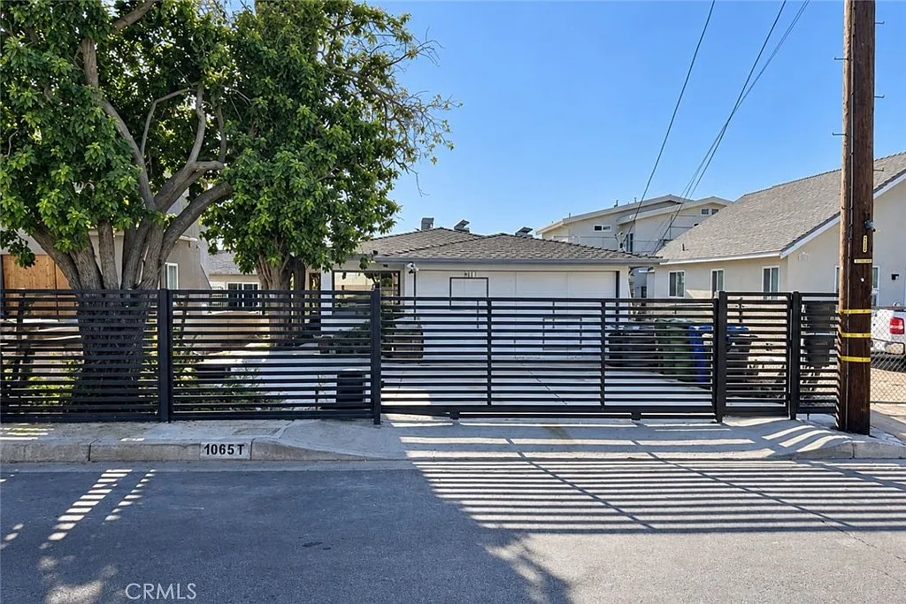 3 bed, 1134 sqft, $3,999 — Photo 1