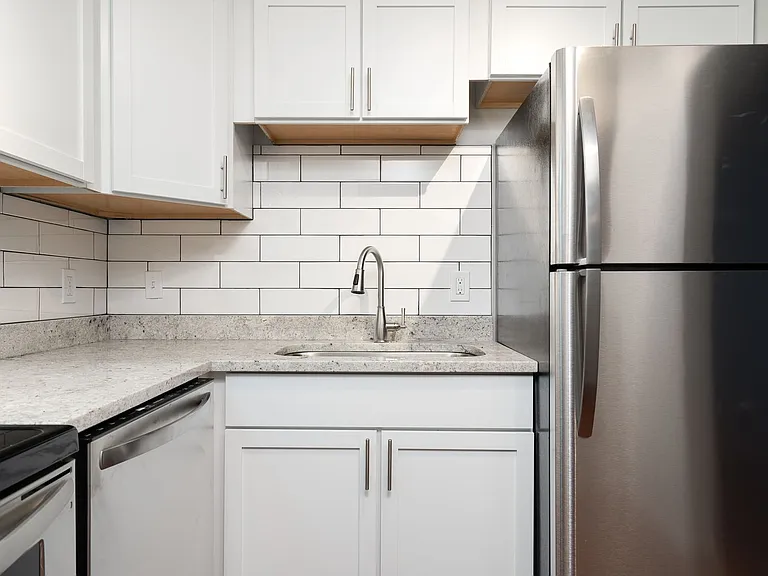 Greenwood Apartments — Photo 13