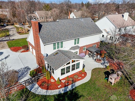 4th image of 1121 Glen Echo Ln