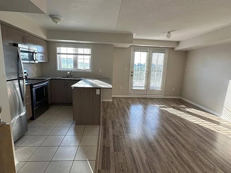 2504 Post Rd #10 — Photo 9