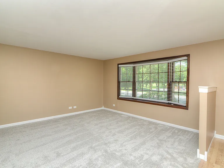 930 Sharon Ln — Photo 5