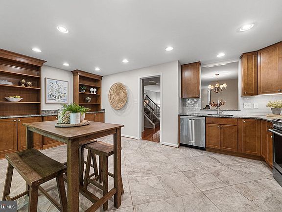 5th image of 7449 Hatherleigh Ct