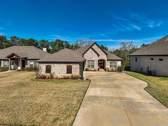 3rd image of 3 Ridgeview Ln