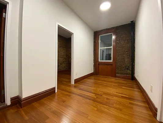 Rented by Bond New York | media 17