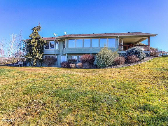 2nd image of 1352 Gilbert Rd