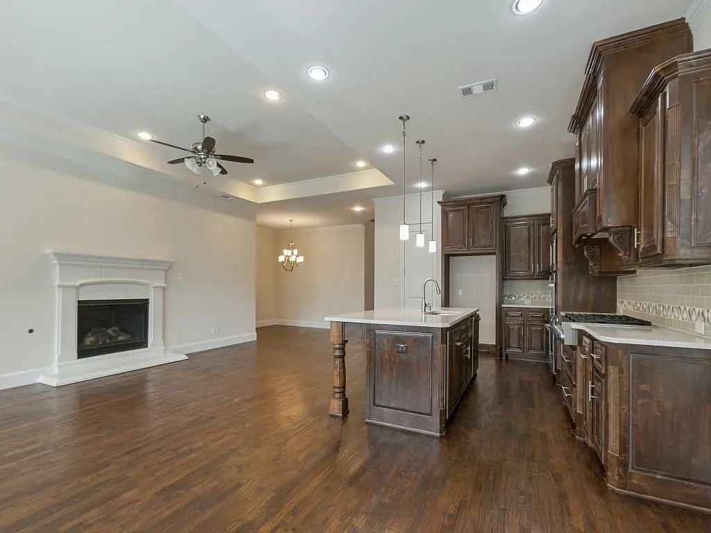 5 bed, 4.5 bath, 3928 sqft, $4,500 — Photo 4