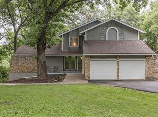 1606 Highland Dr, Independence, MO 64057