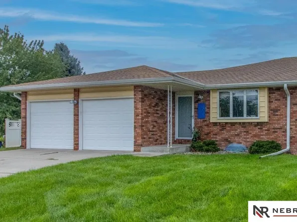 1042 Daybreak Cir, Lincoln, NE 68505