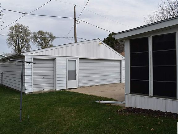5th image of 909 Pacquette Ave