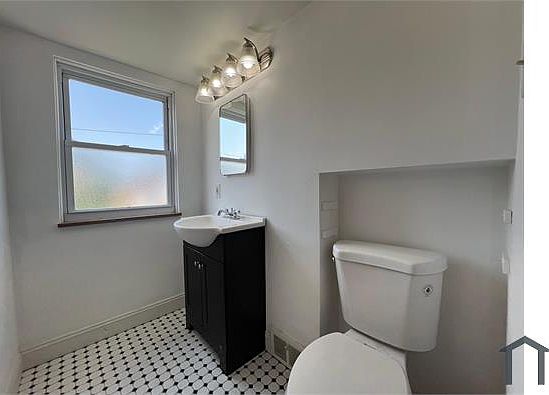 4th image of 1780 E 230th St