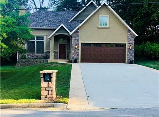 220 Osage Hills Rd, Lake Ozark, MO 65049