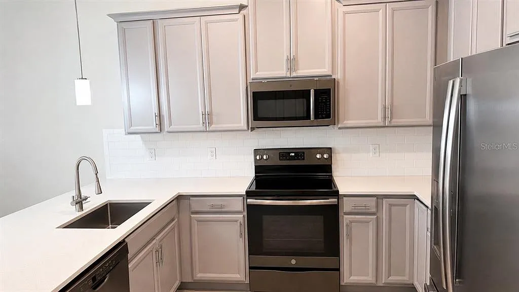 4 bed, 2.5 bath, 1797 sqft, $2,660 — Photo 4