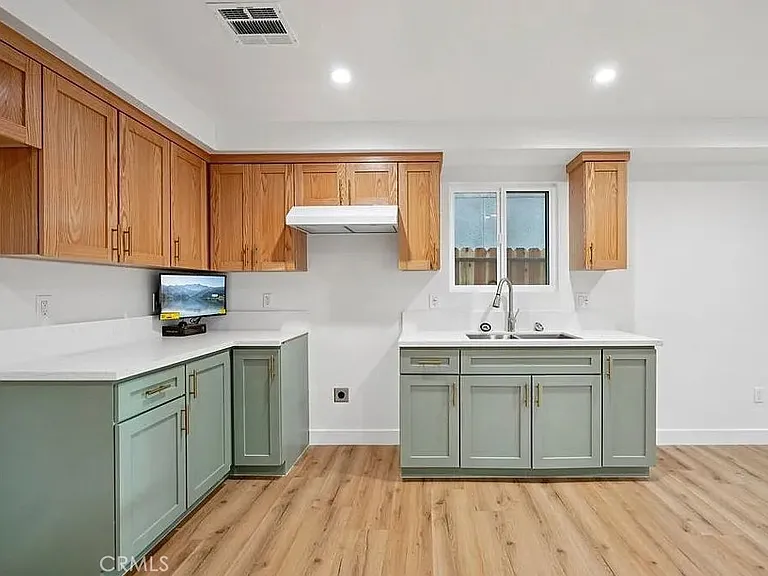 10422 1/2 Graham Ave — Photo 13