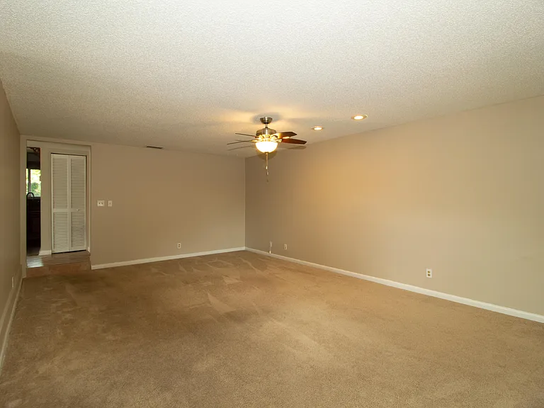 8321 SW 39th Ct — Photo 25