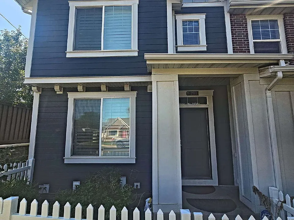 293 E Ellen Ln