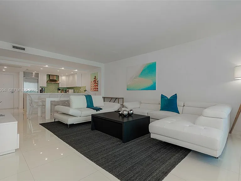 2301 Collins Ave #1538 — Photo 7