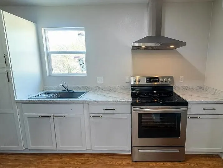 205 S 10th St — Photo 5