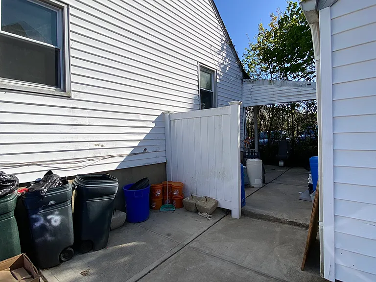 336 Scranton Ave #1 — Photo 17