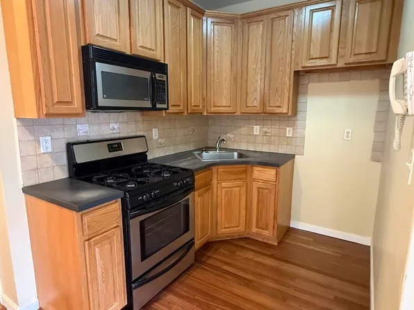 1587 West 4th Street image 1 of 11