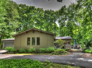 415 Winfield Dr, Harbor Springs, MI 49740