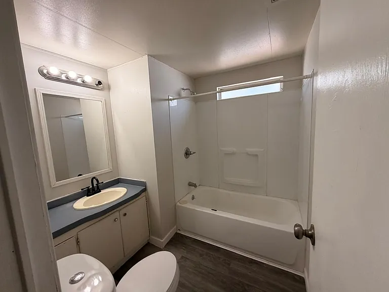 620 Douglas St #3 — Photo 8