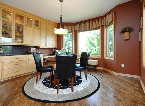 5th image of 190 Bergamot Dr