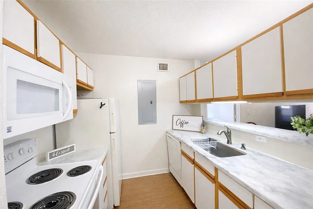 4 bed, 1236 sqft, $1,500 — Photo 2