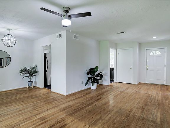 3rd image of 4125 Woodfox St