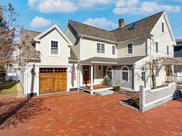 52 Boardman St, Newburyport, MA 01950