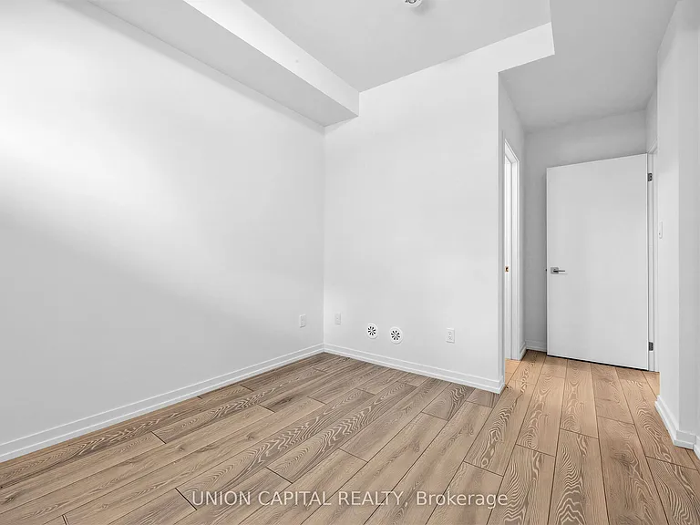26 Lytham Green Cir #9 — Photo 18