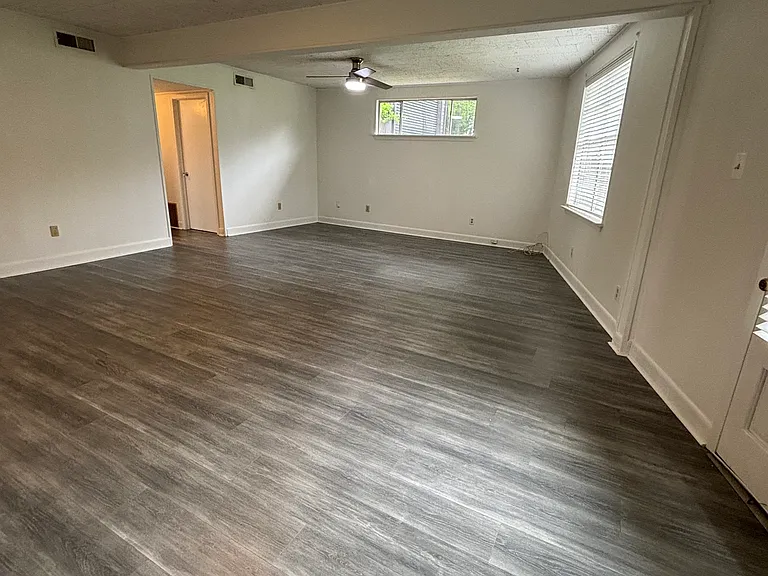 1322 Knollwood Dr — Photo 15