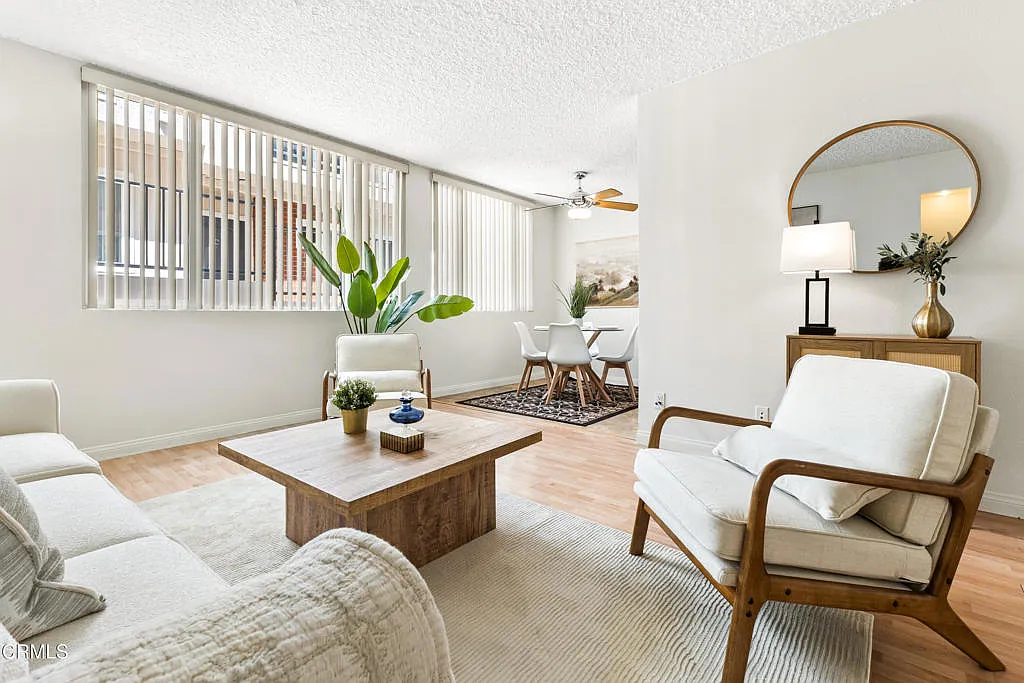2 bed, 2.0 bath, 884 sqft, $2,475 — Photo 4