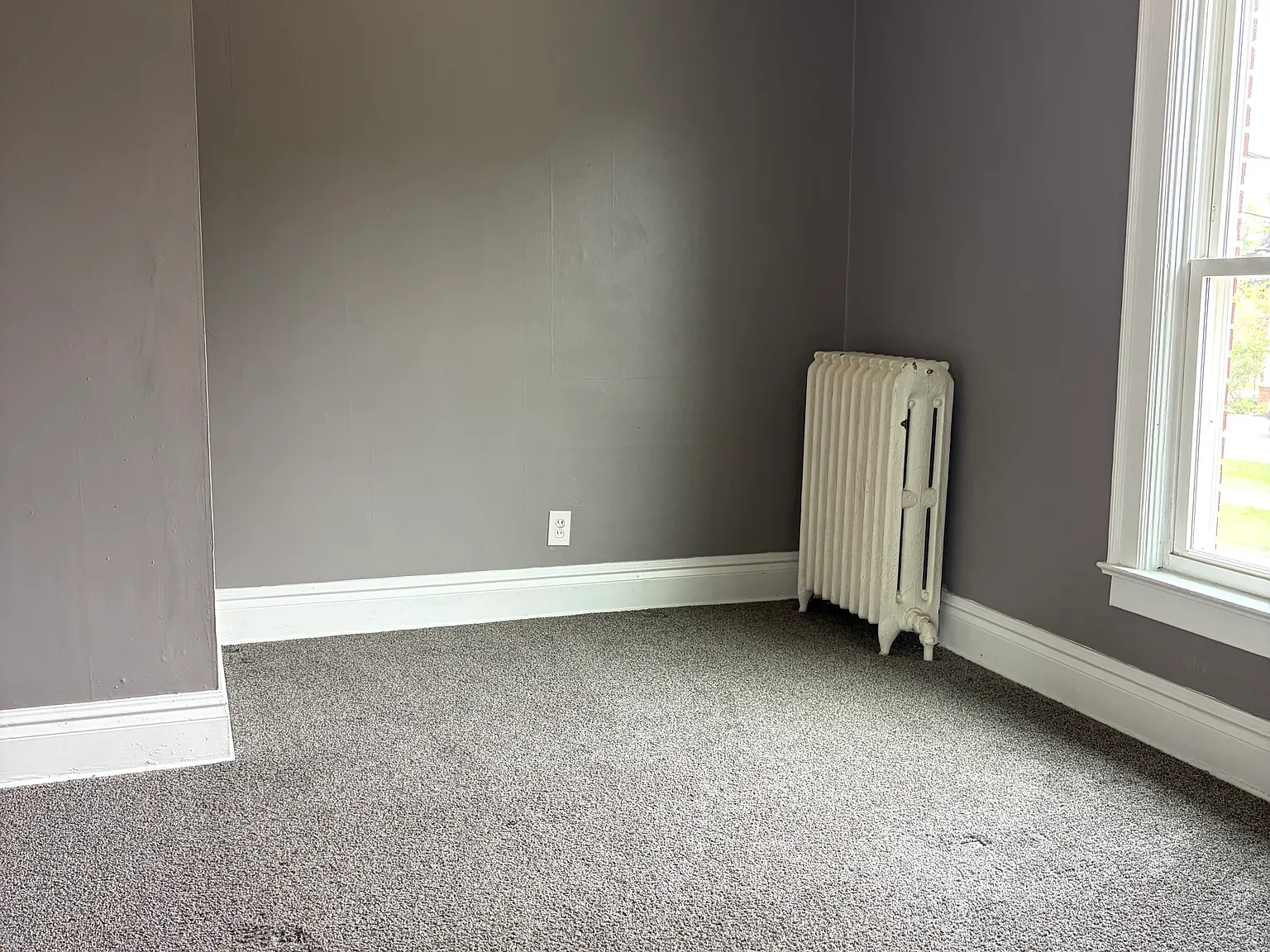 3 bed, 1400 sqft, $1,600 — Photo 1
