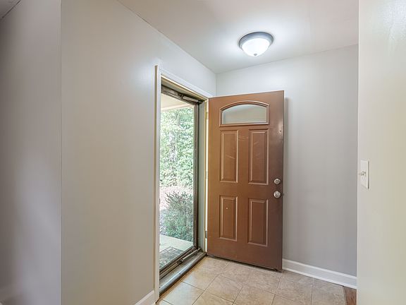 5th image of 325 Bayless Ave