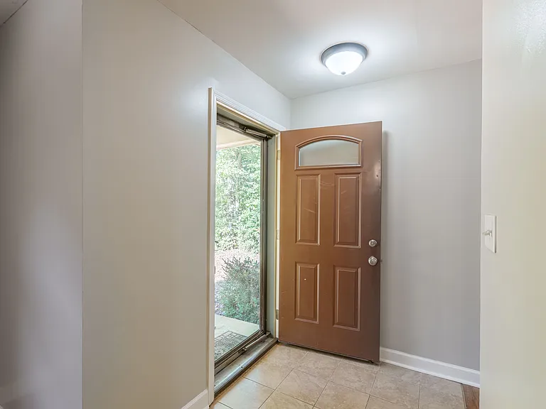 325 Bayless Ave — Photo 5