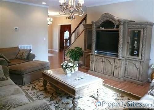5th image of 2534 Plantation Dr