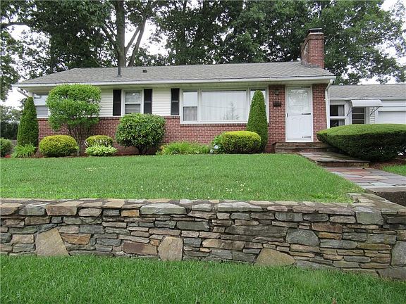 4th image of 22 Wildwood Dr