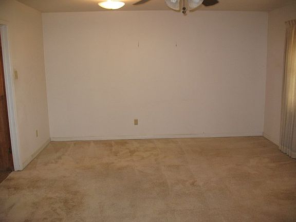 4th image of 1204 E 51st St