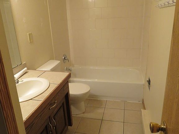 4th image of 525 5th Street Ct APT 1