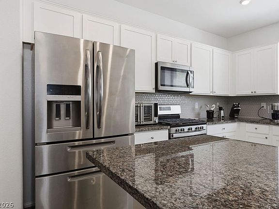3rd image of 1371 Graphite Ave