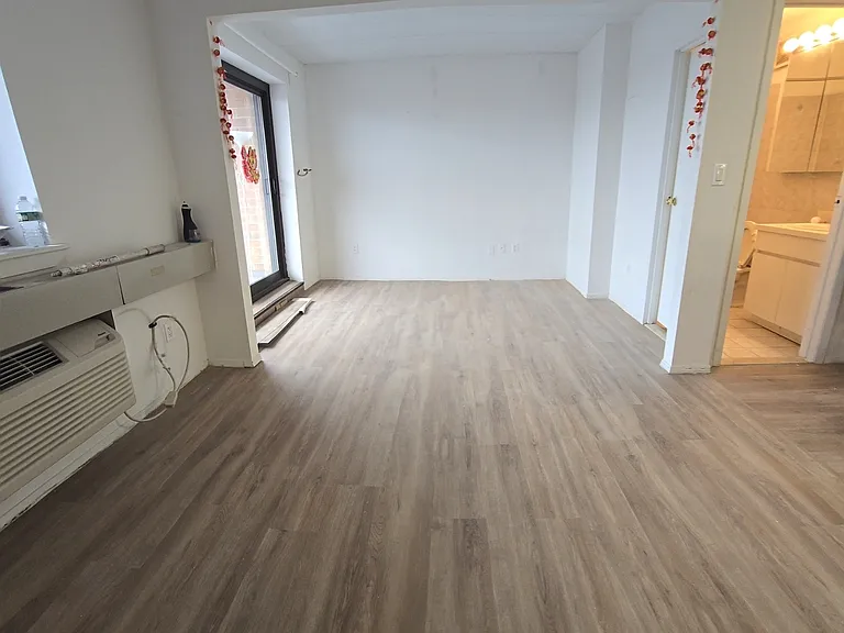 143-51 Roosevelt Ave #4F — Photo 4