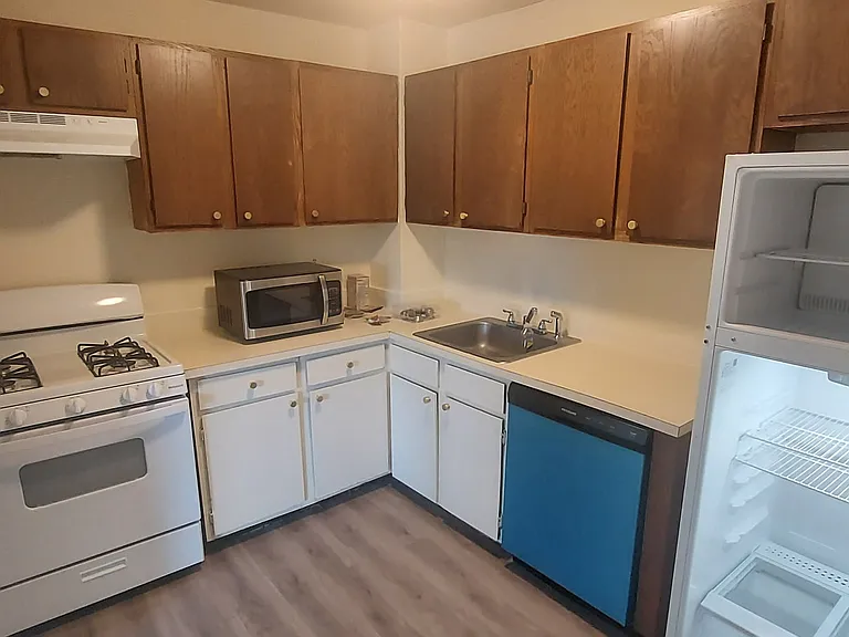 1306 Cricket Ln — Photo 3