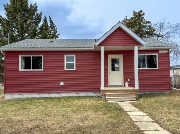 8 E Rydberg St, Hughenden, AB T0B 2E0