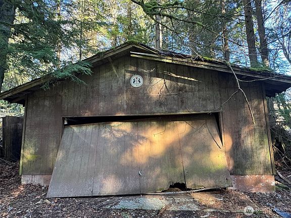 4th image of 21635 NE Woodinville Duvall Road
