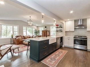 4622 W 69th Ter, Prairie Village, KS 66208