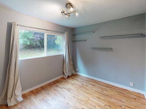 5th image of 3532 NE 125th St